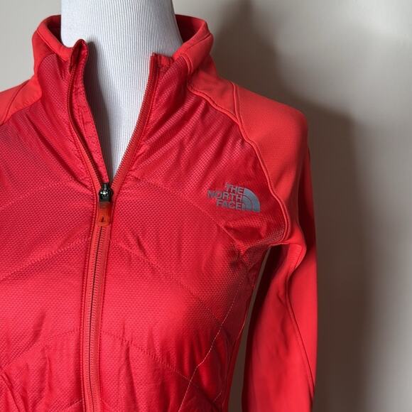 The North Face Red Flash Dry Quilted Jacket - Picture 2 of 6